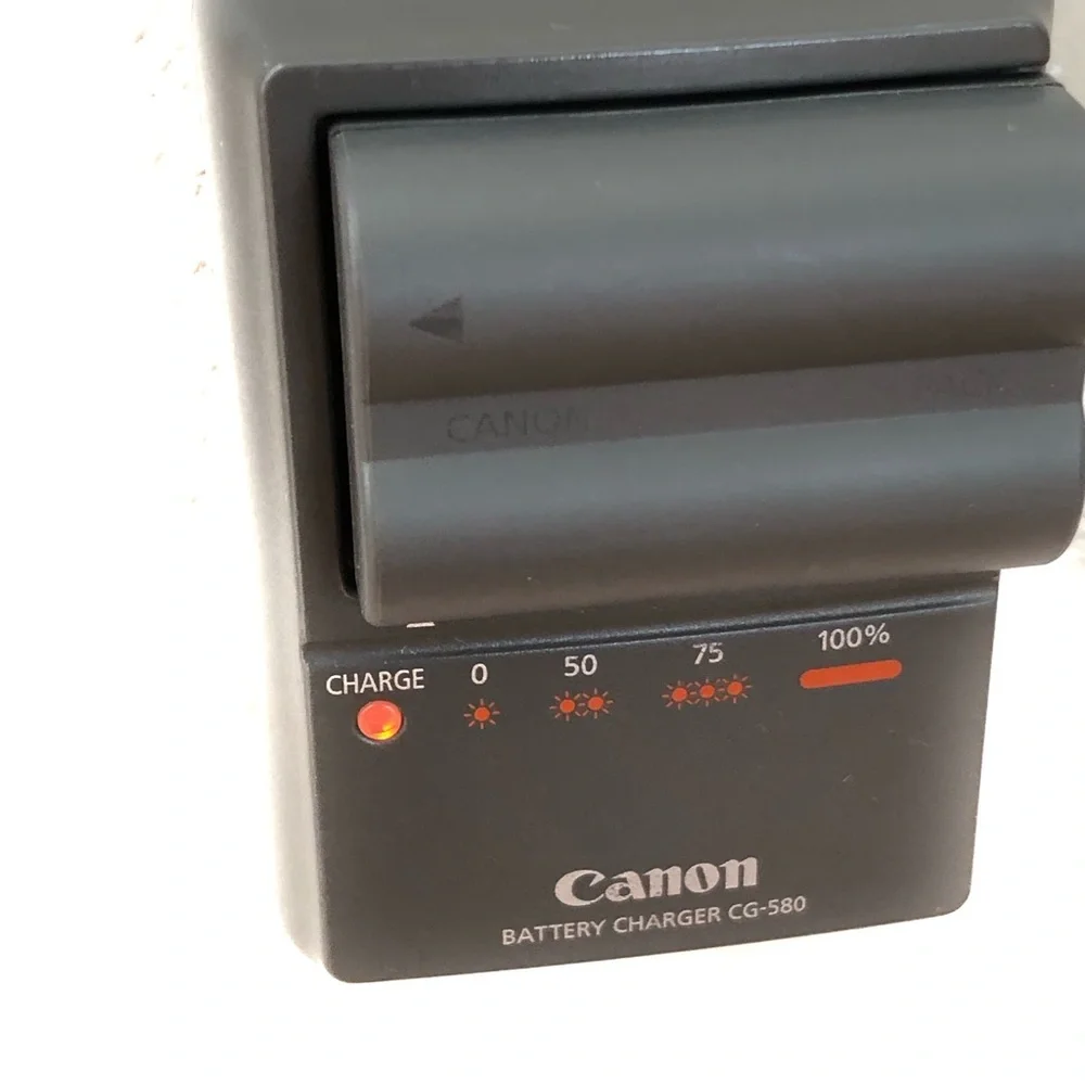 Canon Powershot Pro 1 8MP Digital Camera w Batt,Charger,Filter,4GB Accessories